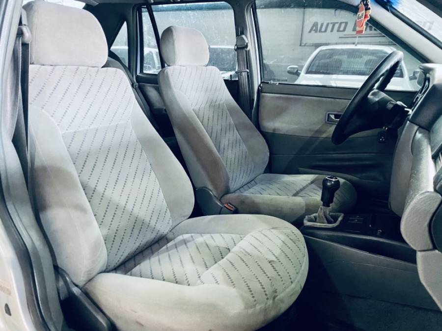 VOLKSWAGEN - SANTANA - 2003/2003 - Prata - R$ 15.990,00