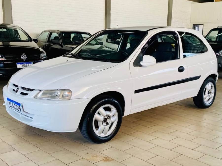CHEVROLET - CELTA - 2002/2003 - Branca - R$ 12.990,00