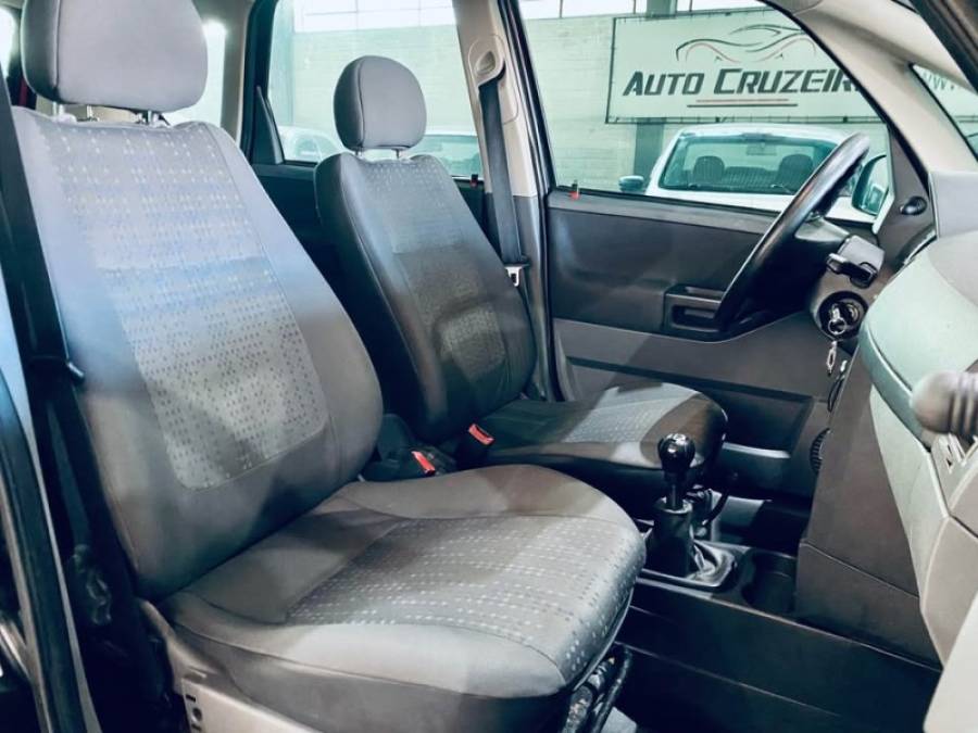 CHEVROLET - MERIVA - 2006/2007 - Preta - R$ 24.990,00
