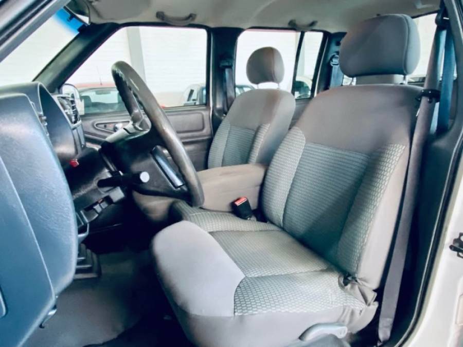 CHEVROLET - S10 - 2005/2006 - Branca - R$ 59.990,00