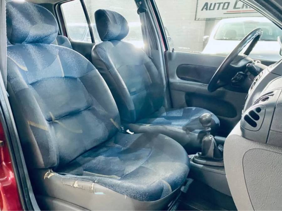 RENAULT - CLIO - 1999/2000 - Vinho - R$ 10.990,00