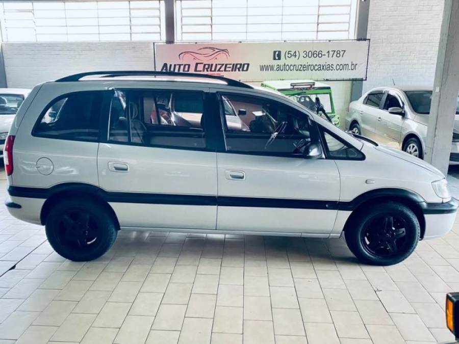 CHEVROLET - ZAFIRA - 2001/2001 - Prata - R$ 19.990,00