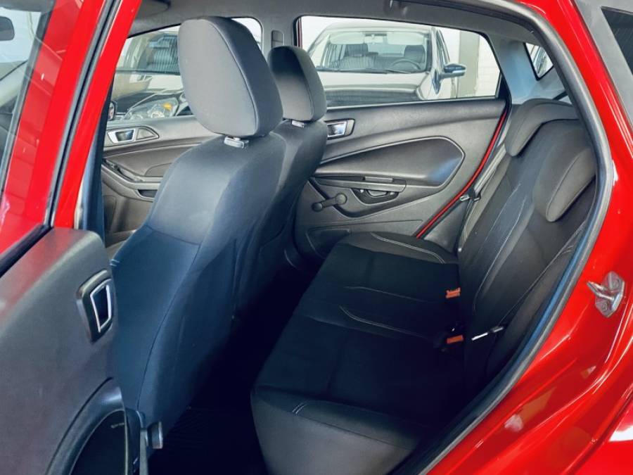 FORD - FIESTA - 2013/2014 - Vermelha - R$ 42.990,00