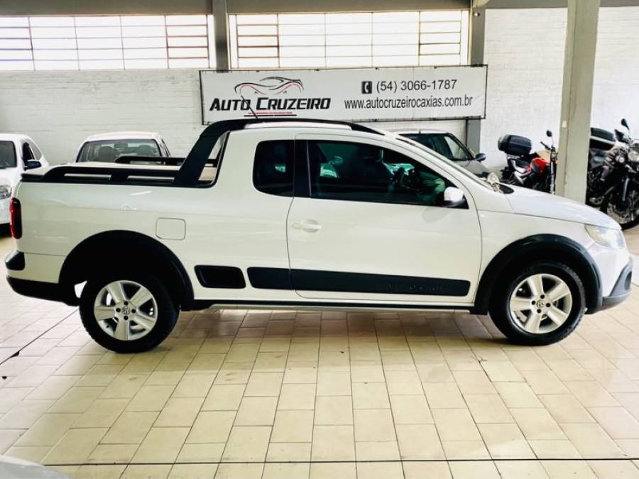 VOLKSWAGEN - SAVEIRO - 2011/2012 - Branca - R$ 49.990,00