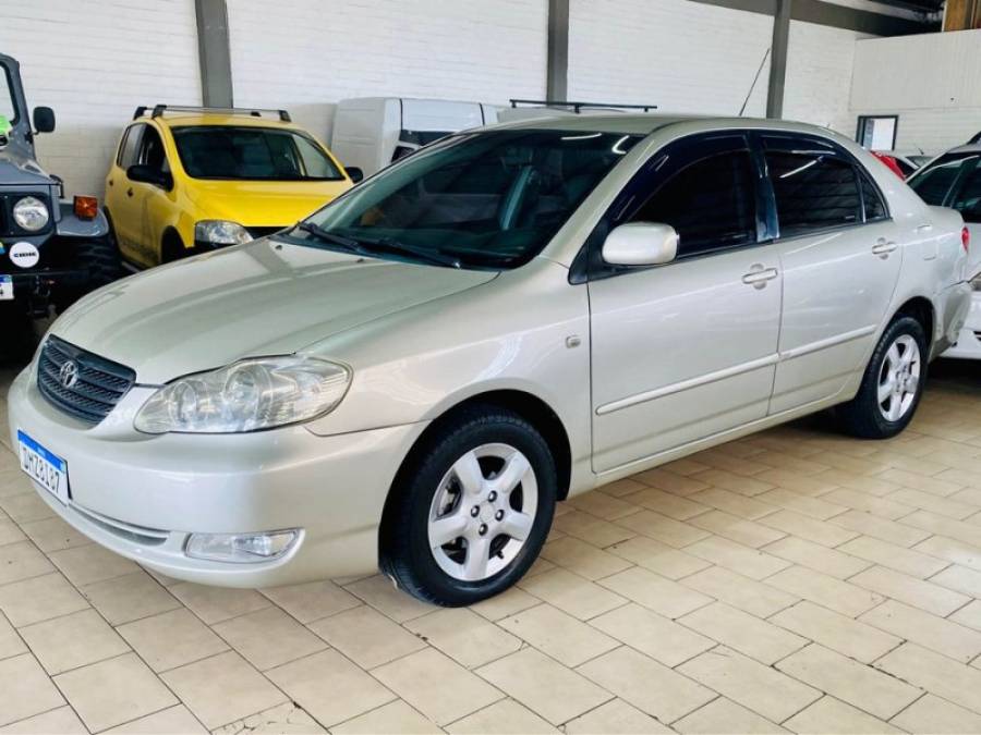 TOYOTA - COROLLA - 2004/2005 - Bege - R$ 35.990,00