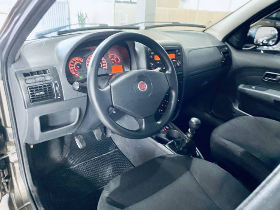 FIAT - SIENA - 2011/2012 - Cinza - R$ 32.990,00