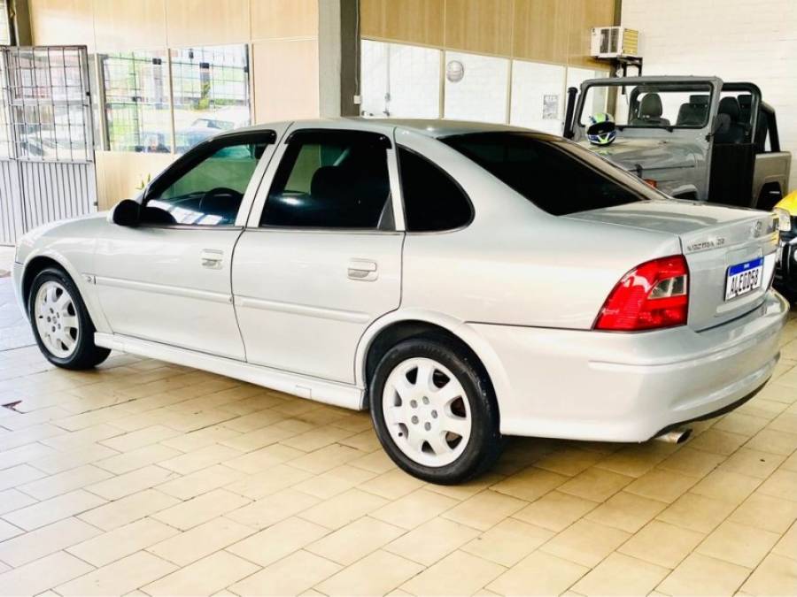 CHEVROLET - VECTRA - 2003/2003 - Prata - R$ 28.990,00