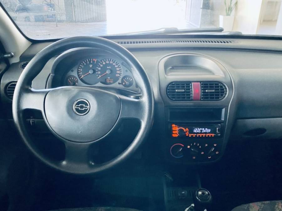 CHEVROLET - CORSA - 2003/2003 - Prata - R$ 18.990,00