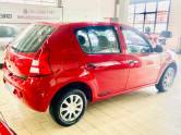 RENAULT - SANDERO - 2011/2012 - Vermelha - R$ 24.990,00