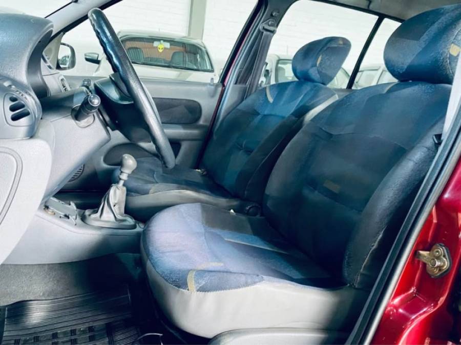 RENAULT - CLIO - 1999/2000 - Vinho - R$ 10.990,00