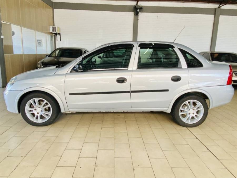 CHEVROLET - CORSA - 2003/2003 - Prata - R$ 18.990,00