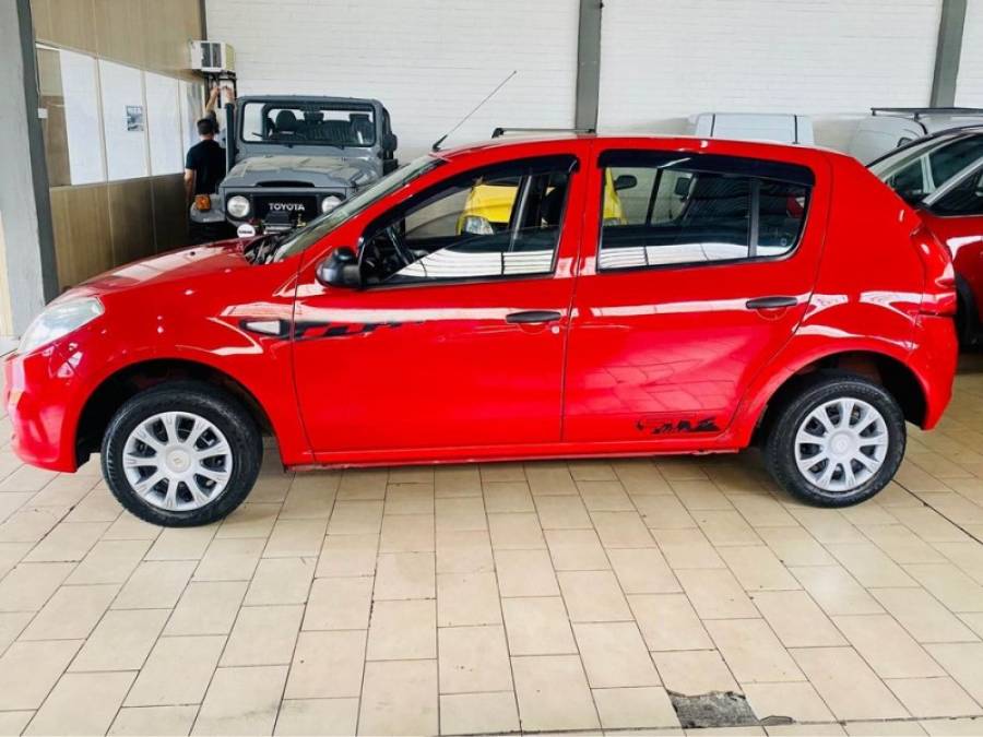 RENAULT - SANDERO - 2011/2012 - Vermelha - R$ 24.990,00