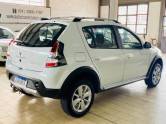 RENAULT - SANDERO - 2013/2014 - Branca - R$ 39.990,00