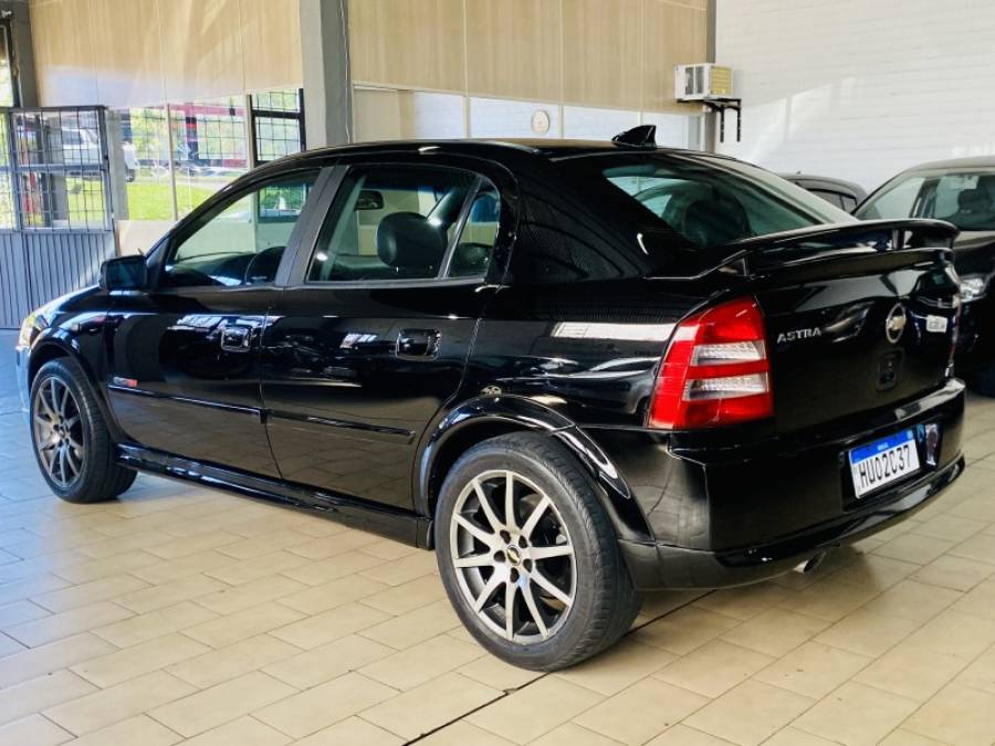 CHEVROLET - ASTRA - 2004/2005 - Preta - R$ 29.990,00