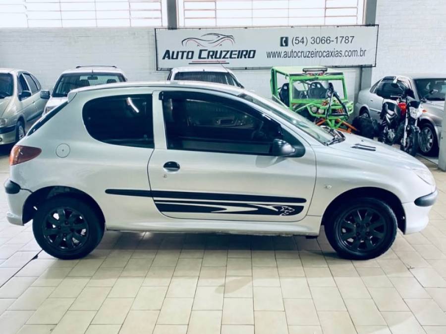 PEUGEOT - 206 - 2005/2006 - Prata - R$ 11.990,00