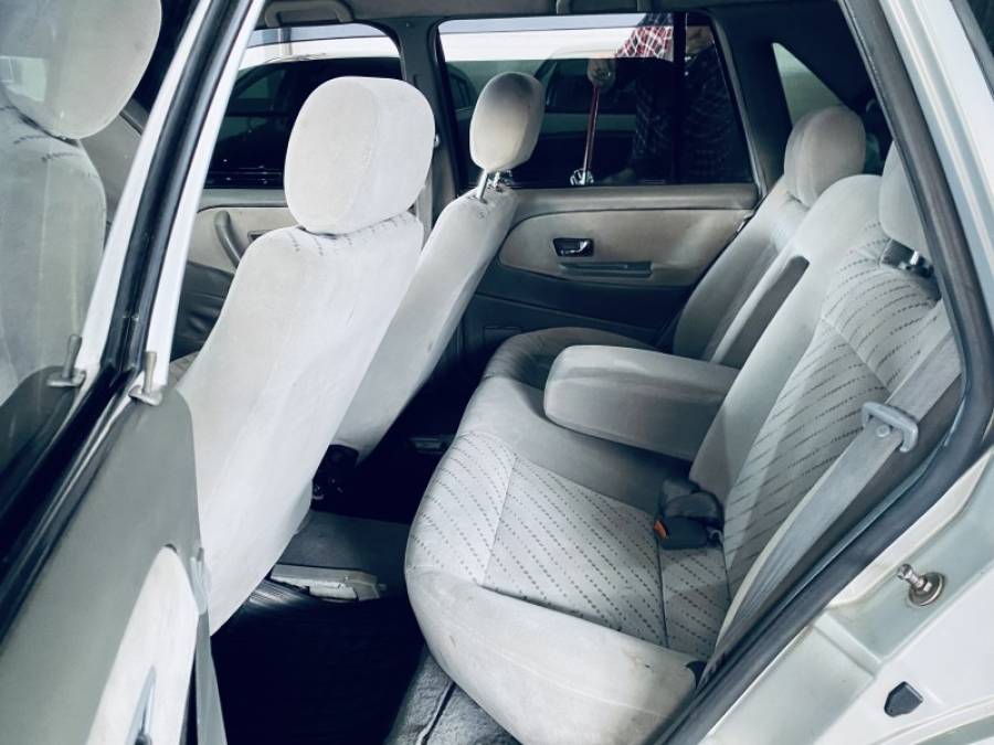 VOLKSWAGEN - SANTANA - 2003/2003 - Prata - R$ 15.990,00