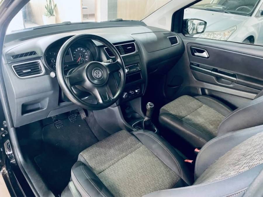 VOLKSWAGEN - FOX - 2013/2013 - Preta - R$ 32.990,00
