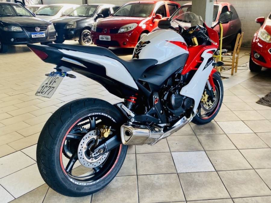 HONDA - CBR 600F - 2013/2013 - Branca - R$ 38.990,00