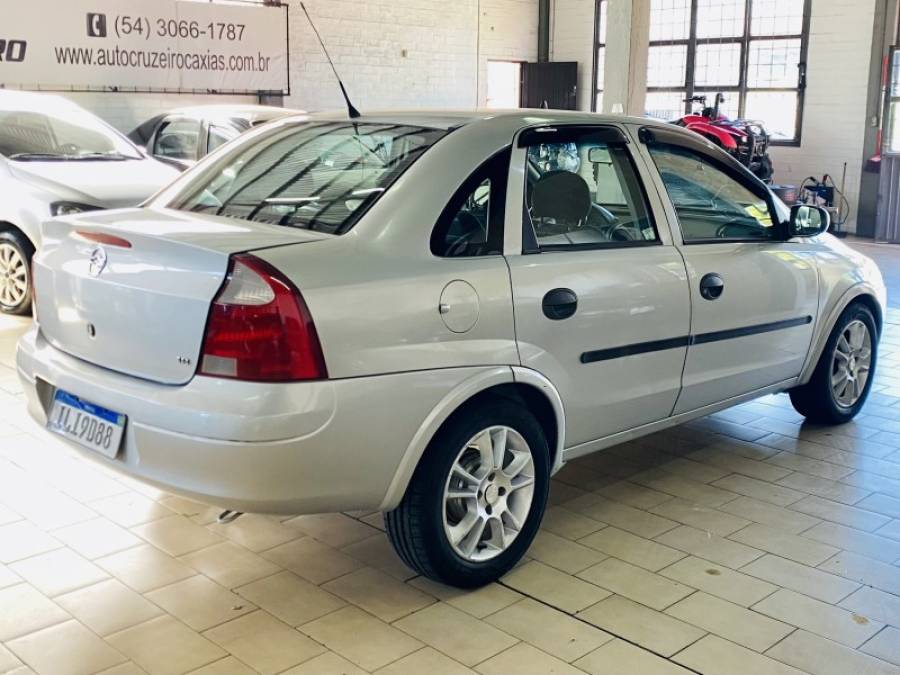 CHEVROLET - CORSA - 2003/2003 - Prata - R$ 18.990,00