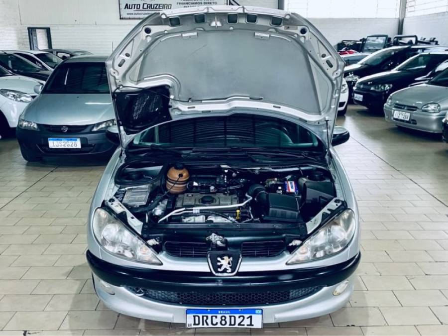PEUGEOT - 206 - 2005/2006 - Prata - R$ 12.990,00