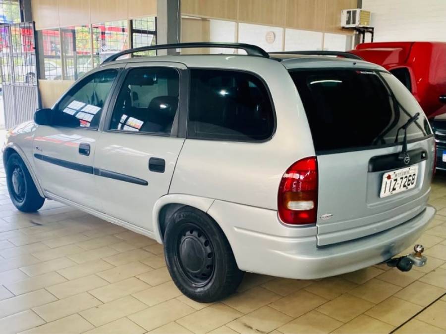 CHEVROLET - CORSA - 1999/1999 - Prata - R$ 12.990,00