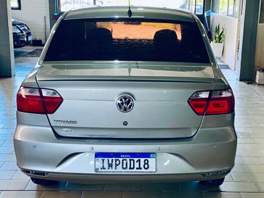 VOLKSWAGEN - VOYAGE - 2015/2015 - Cinza - R$ 42.990,00