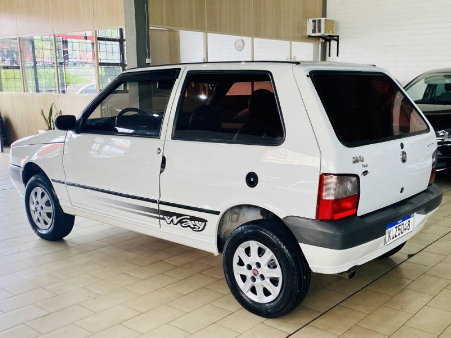 FIAT - UNO - 2008/2009 - Branca - R$ 15.990,00