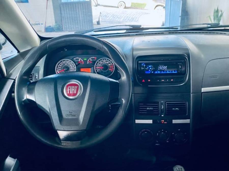 FIAT - IDEA - 2012/2013 - Prata - R$ 35.990,00