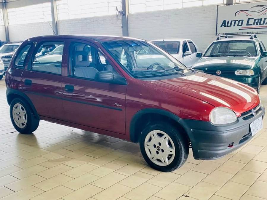 CHEVROLET - CORSA - 1998/1998 - Vinho - R$ 13.990,00