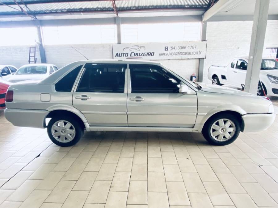 VOLKSWAGEN - SANTANA - 2003/2003 - Prata - R$ 15.990,00