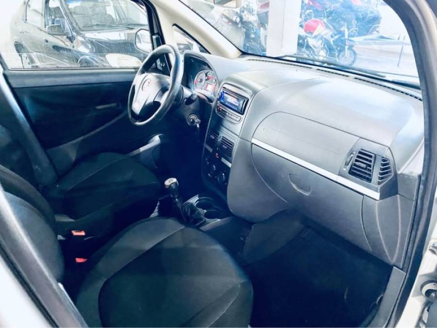 FIAT - IDEA - 2012/2013 - Prata - R$ 35.990,00