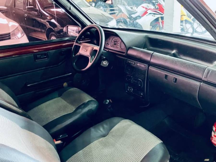 FIAT - UNO - 1995/1996 - Vinho - R$ 10.990,00