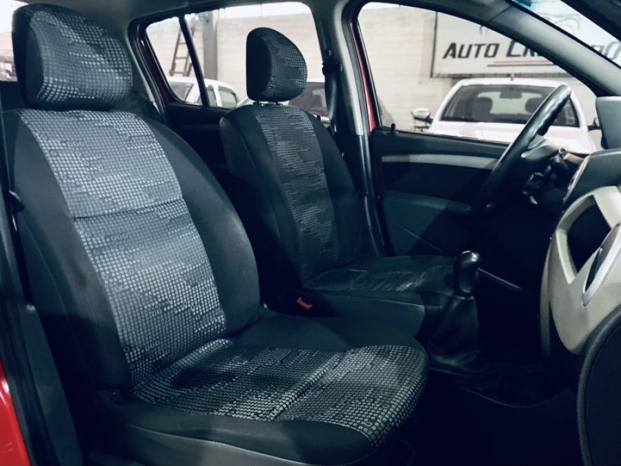 RENAULT - SANDERO - 2010/2011 - Vermelha - R$ 27.990,00