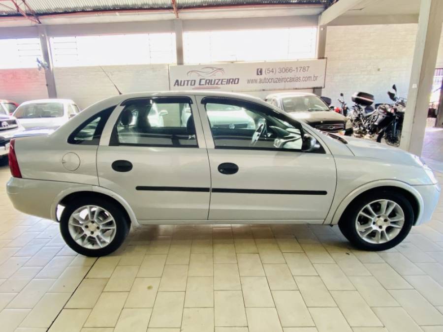 CHEVROLET - CORSA - 2003/2003 - Prata - R$ 18.990,00