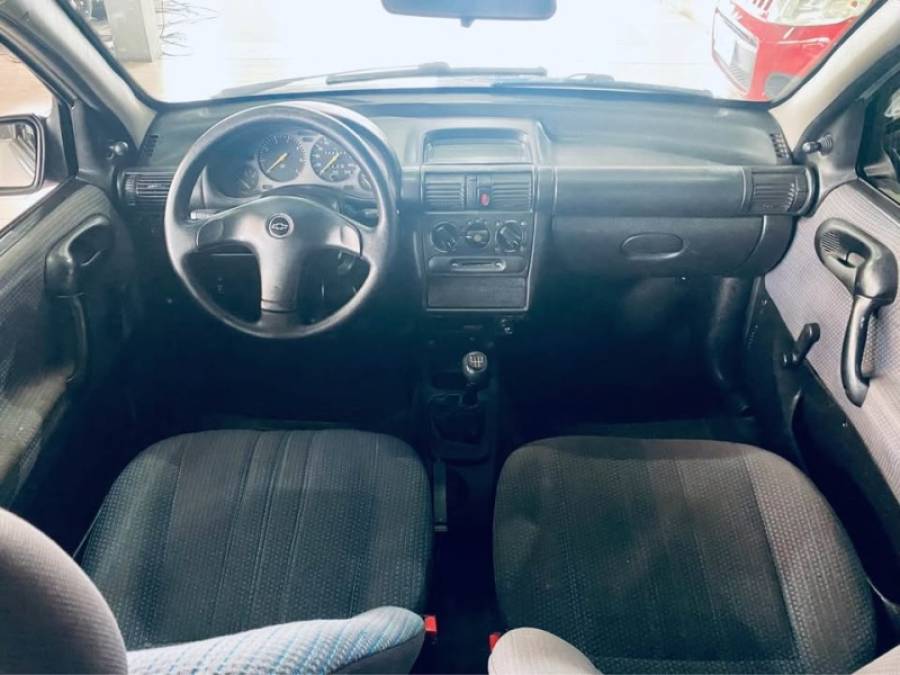 CHEVROLET - CORSA - 1999/1999 - Prata - R$ 12.990,00