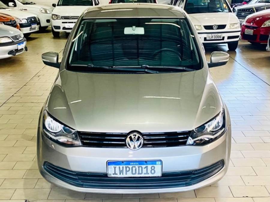 VOLKSWAGEN - VOYAGE - 2015/2015 - Cinza - R$ 42.990,00