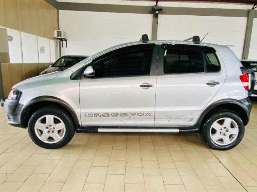 VOLKSWAGEN - CROSSFOX - 2009/2009 - Prata - R$ 29.990,00