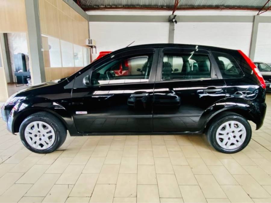 FORD - FIESTA - 2004/2004 - Preta - R$ 18.990,00
