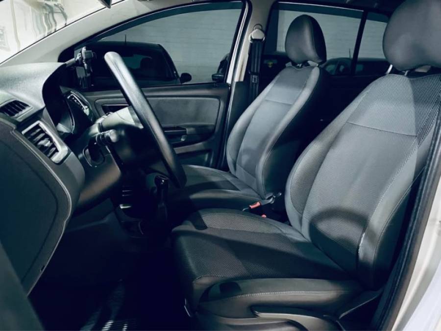 VOLKSWAGEN - FOX - 2011/2011 - Prata - R$ 28.990,00