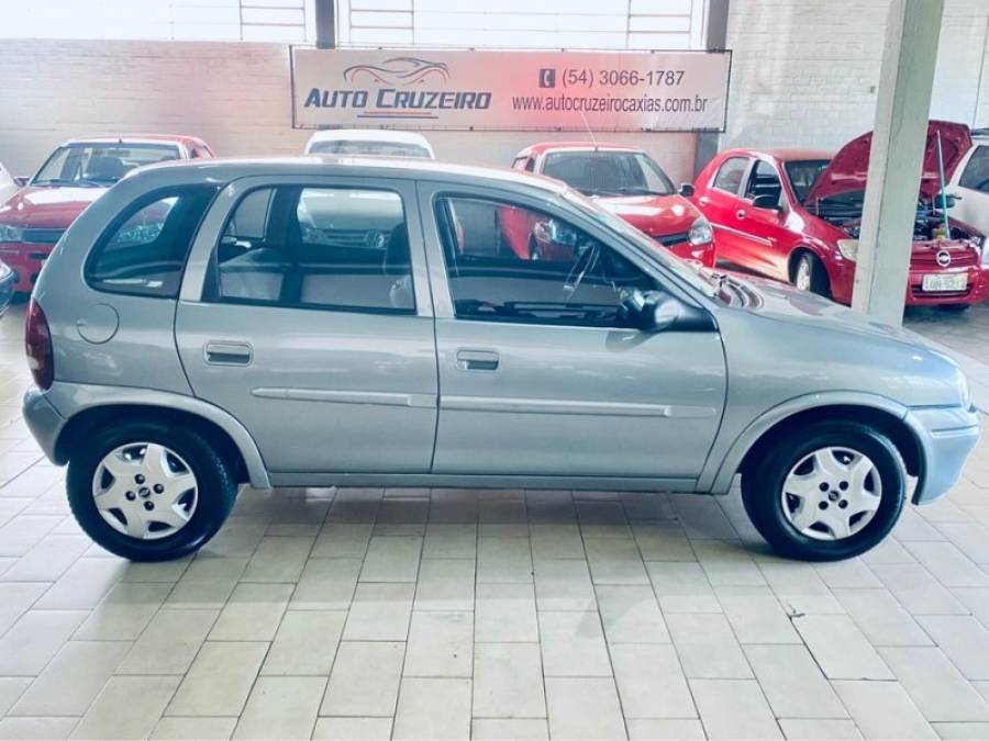 CHEVROLET - CORSA - 1997/1997 - Cinza - R$ 12.990,00