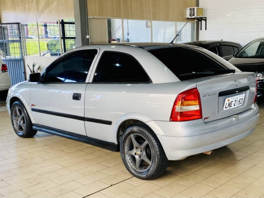 CHEVROLET - ASTRA - 2000/2000 - Prata - R$ 18.990,00