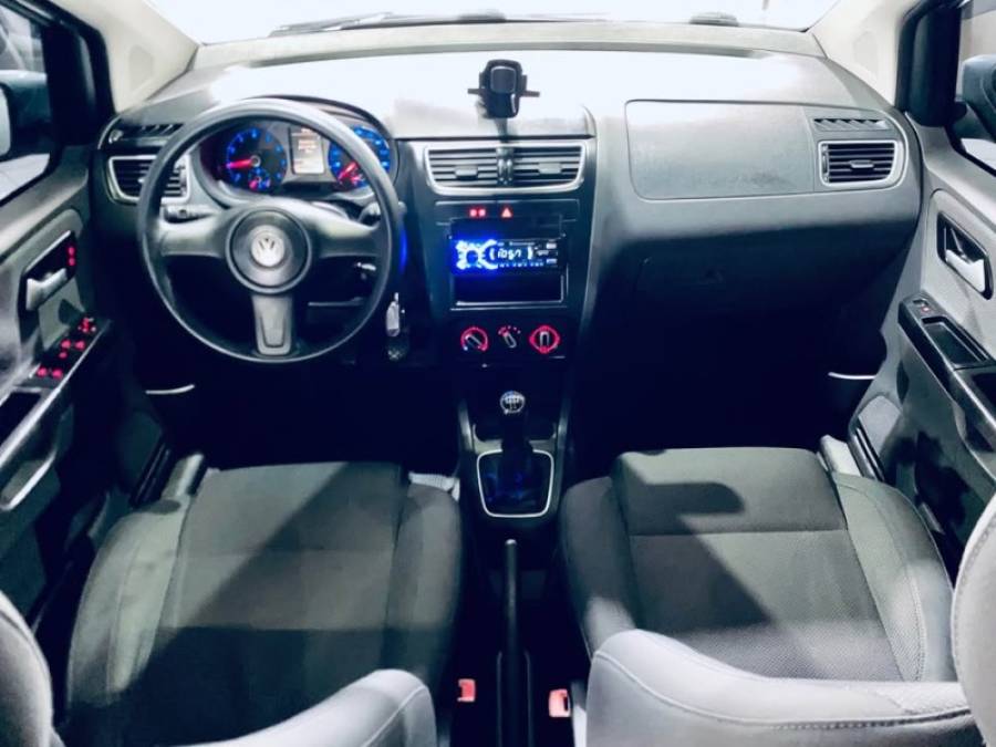 VOLKSWAGEN - FOX - 2011/2011 - Prata - R$ 28.990,00