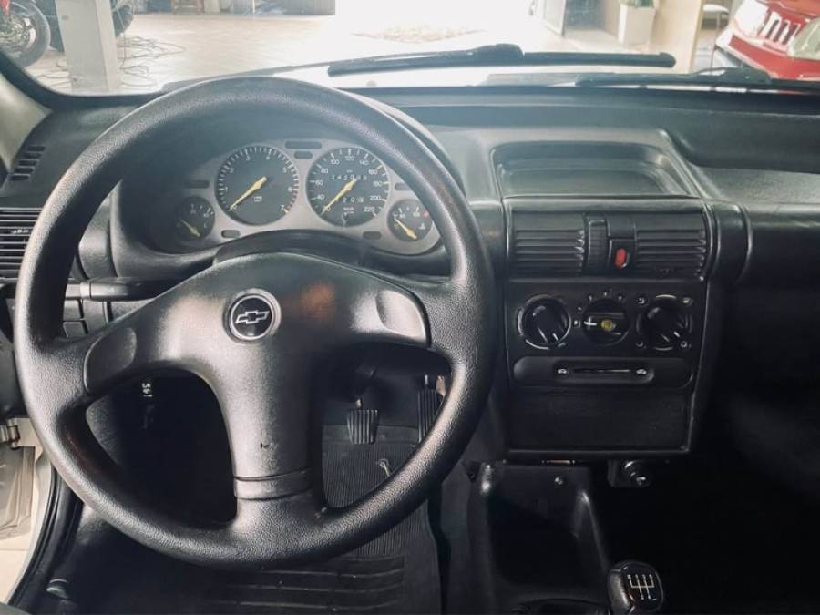 CHEVROLET - CORSA - 1999/1999 - Prata - R$ 12.990,00
