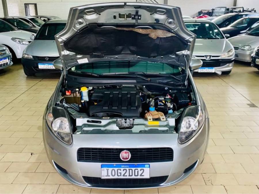 FIAT - PUNTO - 2007/2008 - Cinza - R$ 28.990,00