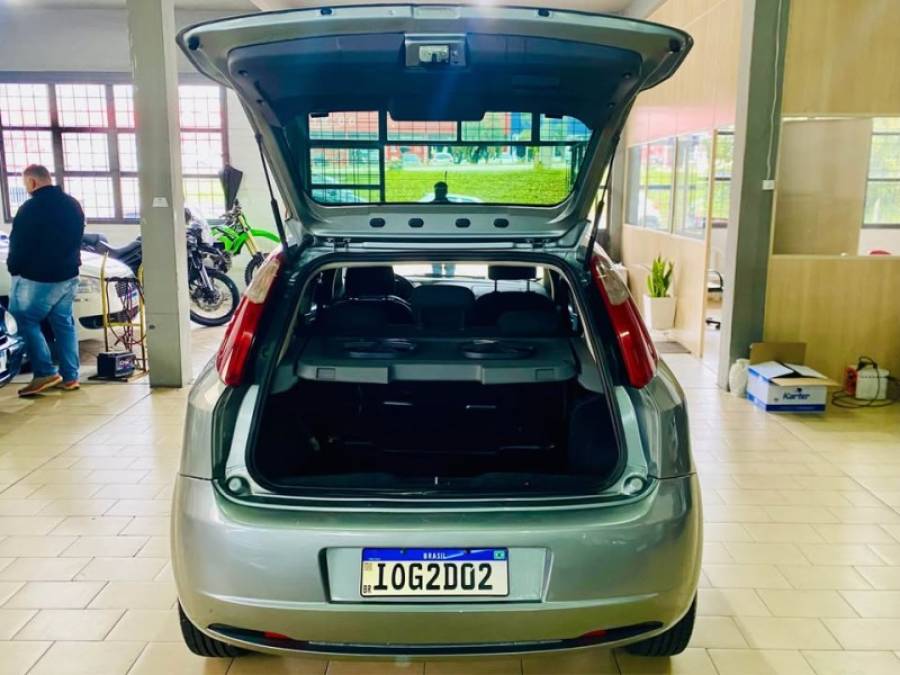 FIAT - PUNTO - 2007/2008 - Cinza - R$ 28.990,00