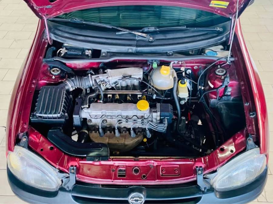 CHEVROLET - CORSA - 1996/1997 - Vermelha - R$ 12.990,00