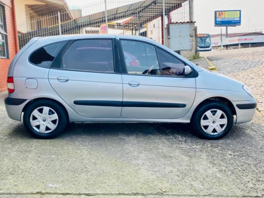 RENAULT - SCÉNIC - 2007/2007 - Prata - R$ 13.800,00