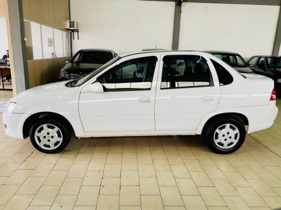 CHEVROLET - CLASSIC - 2015/2016 - Branca - R$ 29.990,00