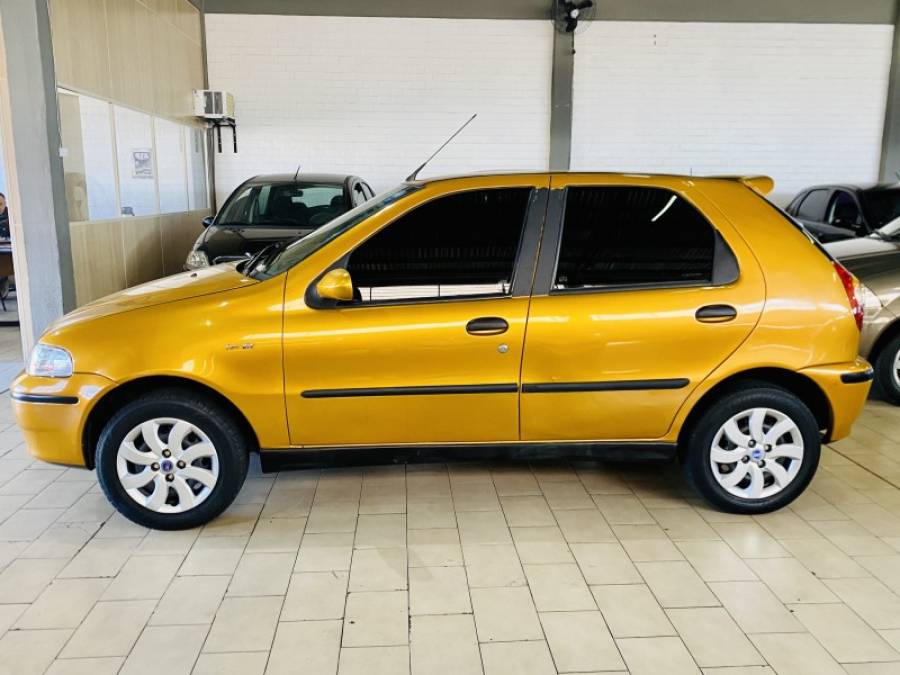 FIAT - PALIO - 2001/2001 - Dourada - R$ 15.990,00