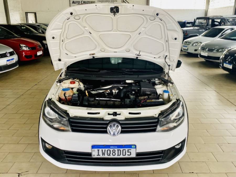 VOLKSWAGEN - SAVEIRO - 2016/2016 - Branca - R$ 47.990,00